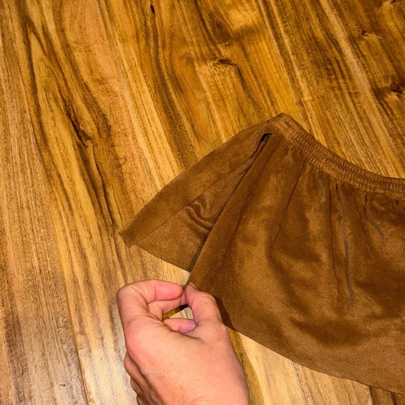 Chico's women’s medium 8 dress Off Shoulder Mini Tan brown suede stretch flutter - Picture 3 of 7